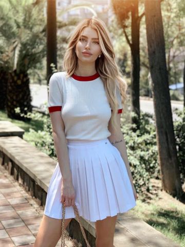 Алиса Реал Молодая Брюнетка